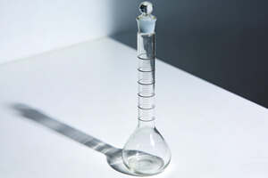 广州鸿威实验台通风柜厂家实验室化玻试剂〖玻璃容量瓶〗